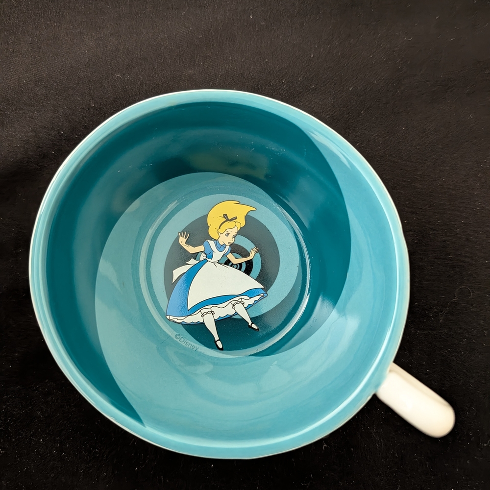 Disney Alice in Wonderland Scentsy Warmer - Picture 2 of 7
